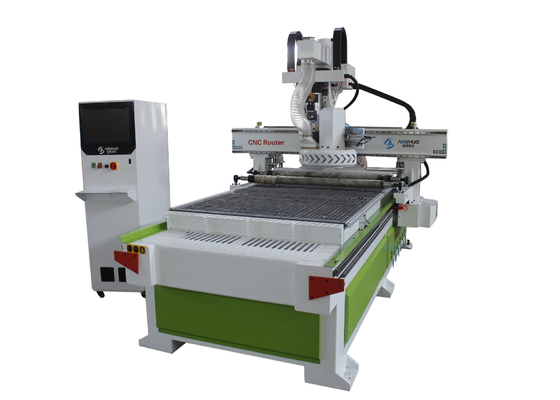 China Máquina del CNC de la carpintería de Bangkok Tailandia con el grabado y la función del corte proveedor